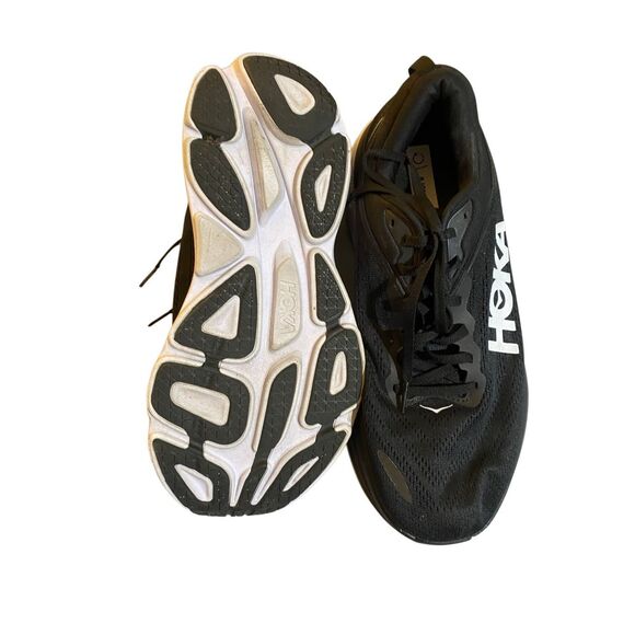 Hoka one Bondi 8 men’s black and white athletic running shoe 11 E